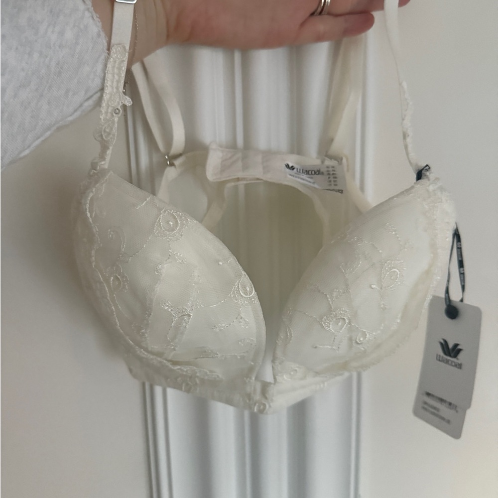 Wacoal Lux White Lace Bra underwire padded bra 32C